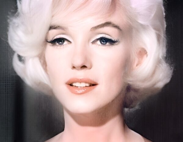 Marilyn Monroe Makeup Looks : Recreating Iconic